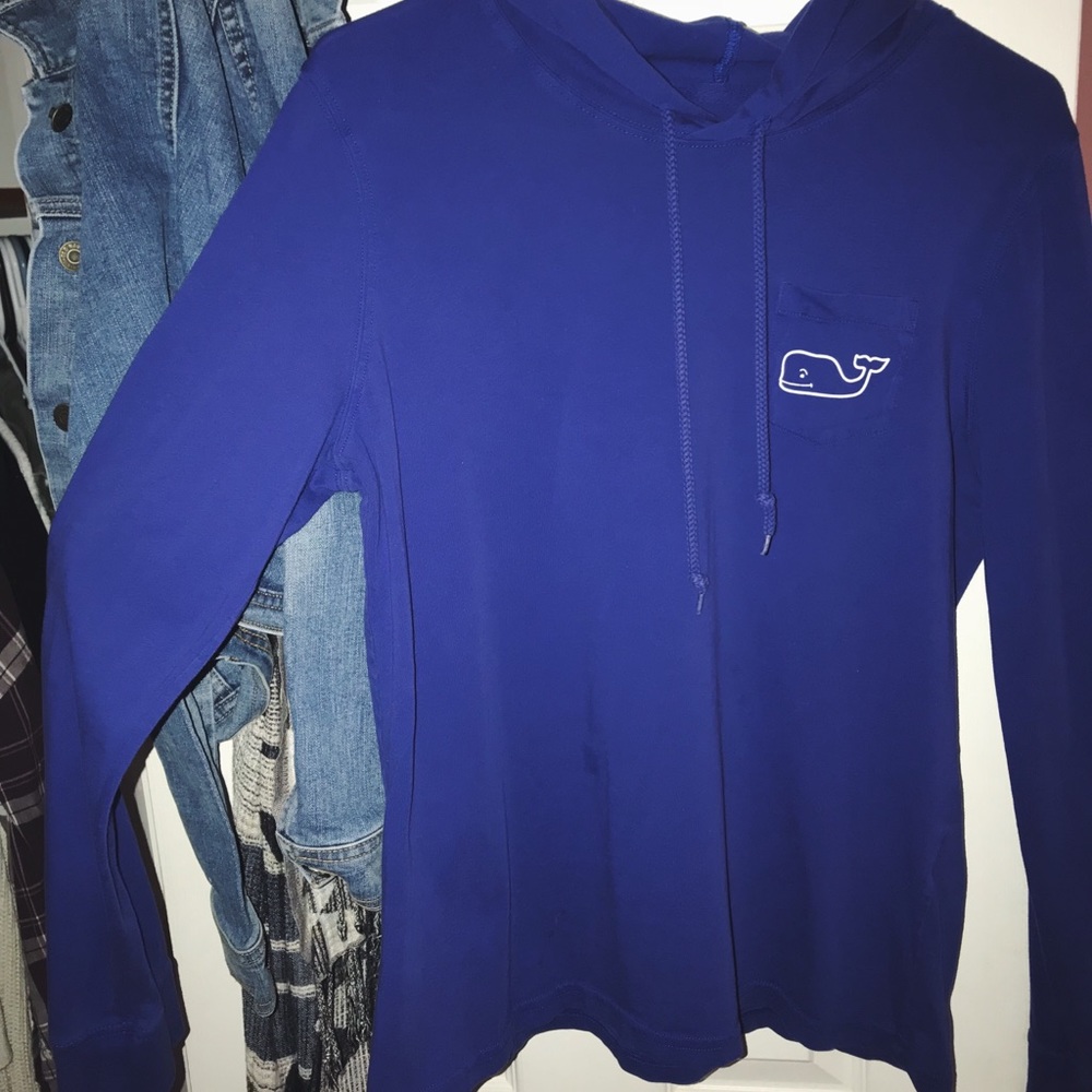 Vineyard Vines pull over tee!